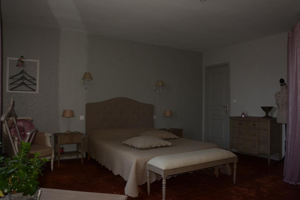 Bed and Breakfast L'Aubinoise Saint-Aubin-de-Luigné Habitación foto